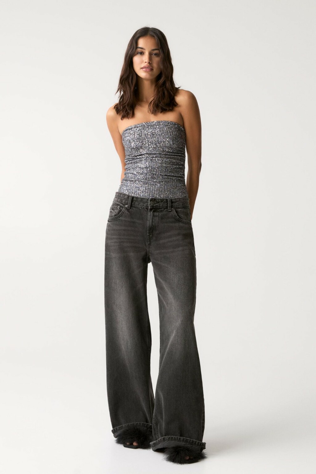 Bodi sa šljokicama (Pull&Bear), 17,99 eura