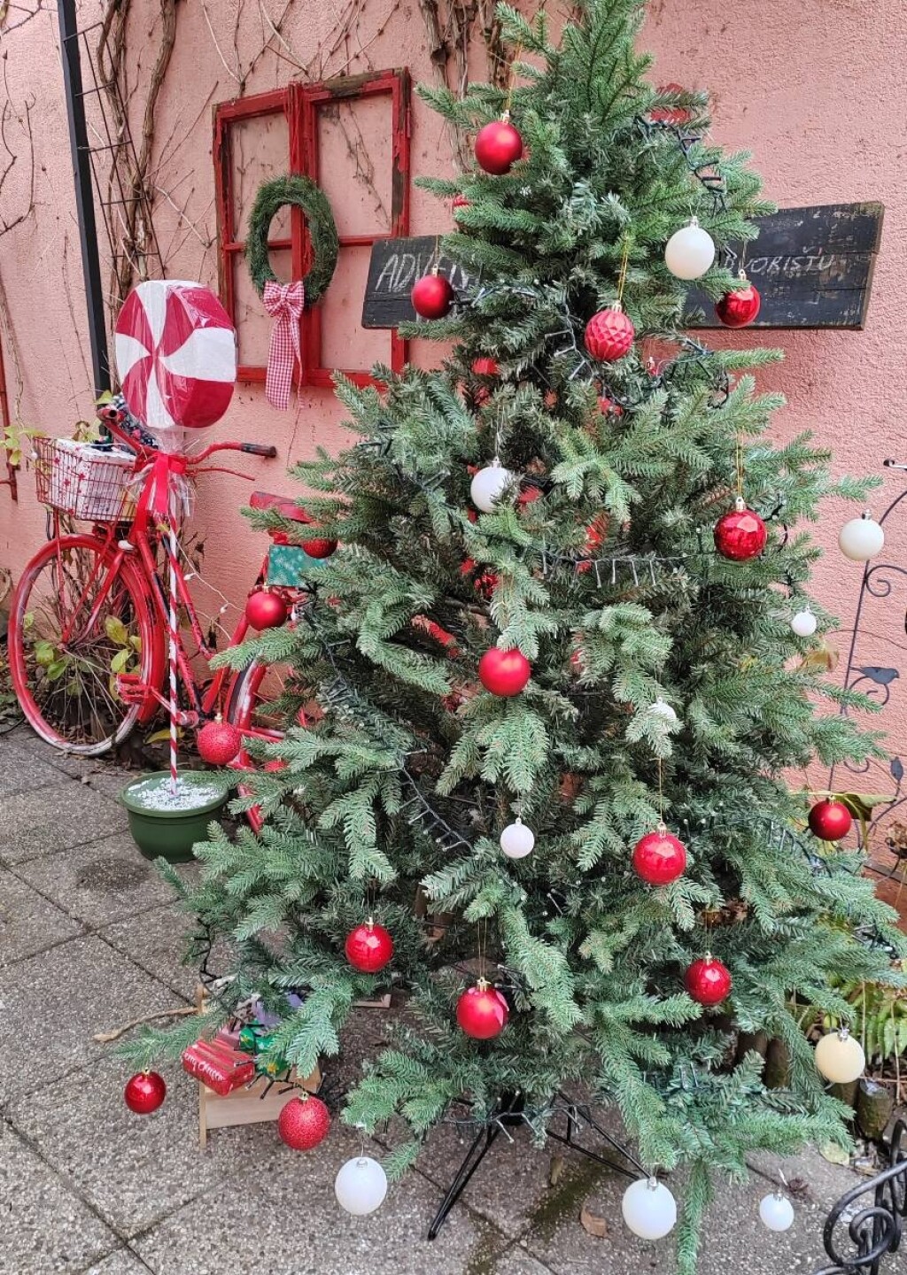 Advent u dvorištu Snježane iz Osijeka