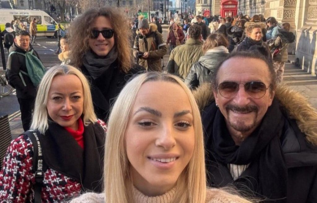 Željko Bebek s obitelji - 2