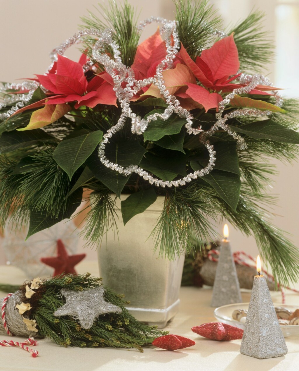 Ukrašavanje blagdanskog doma borovinom