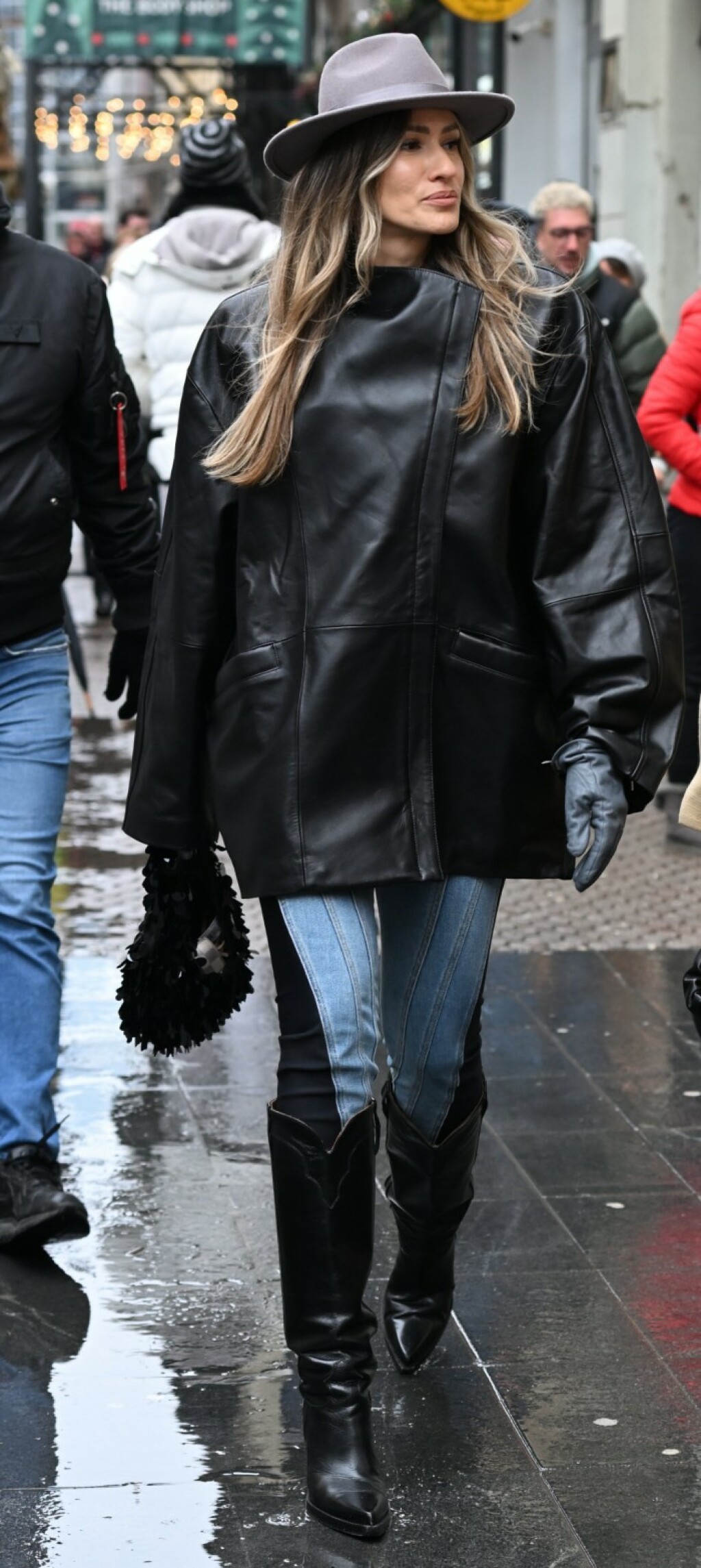 Ulična moda Muglerove traperice na zagrebačkoj špici - 3