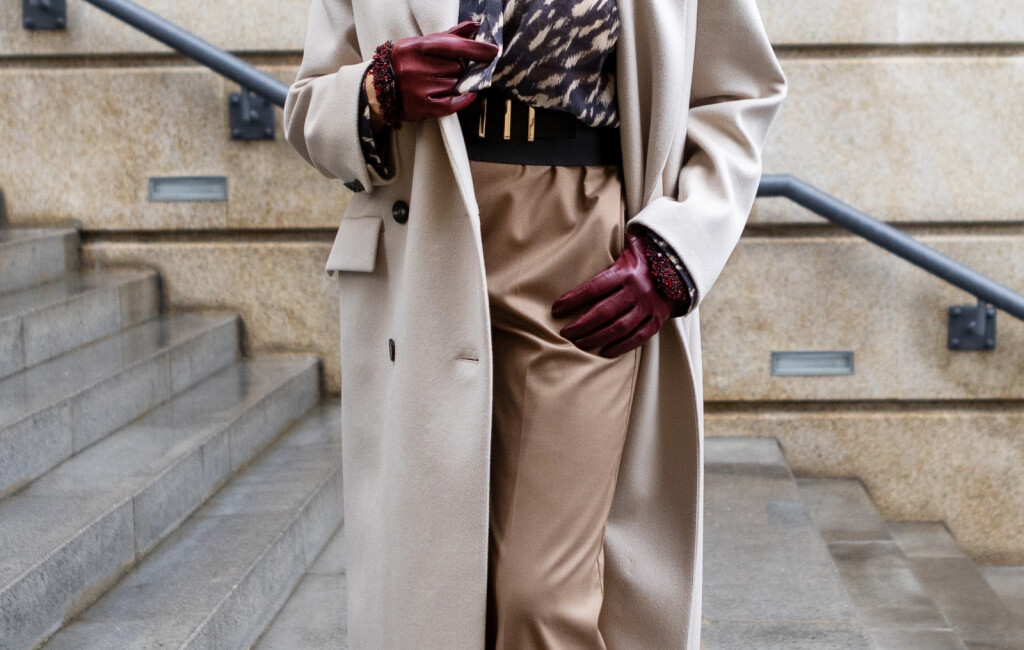 Žena u elegantnim hlačama