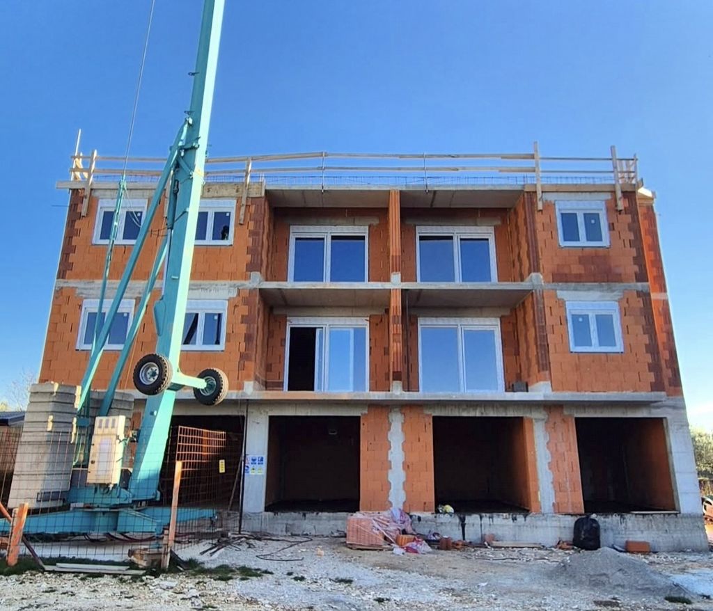 Stanovi u Fažani s pogledom na more