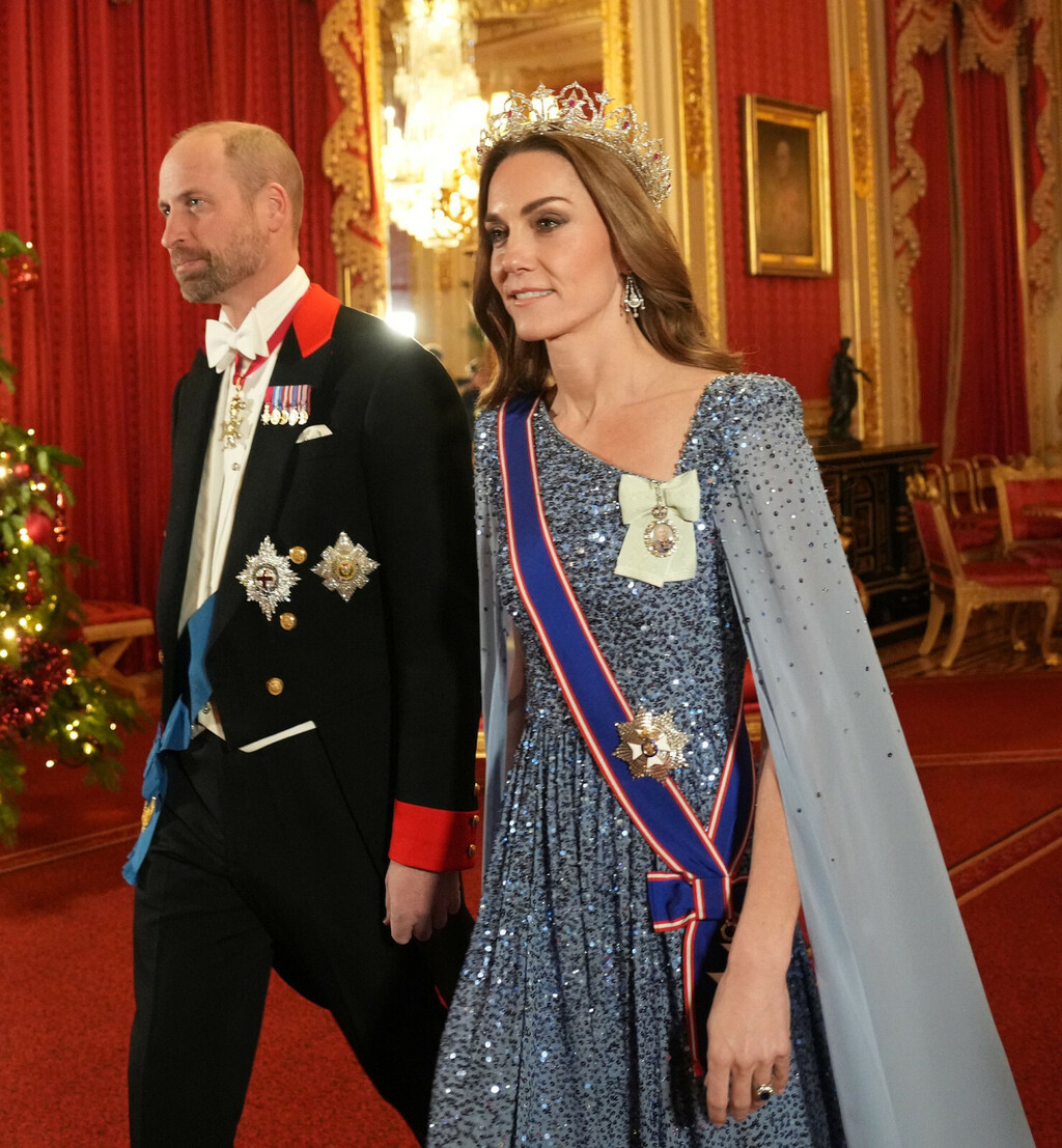Catherine Middleton u svečanoj haljini britanske dizajnerice Jenny Packham - 4