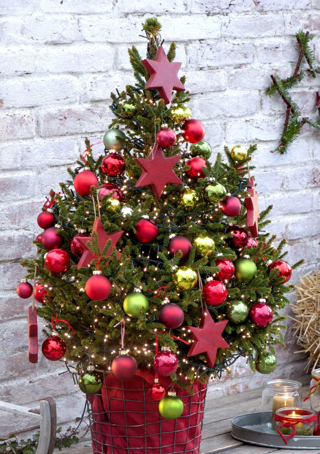 Crvena i zelena boja jedan su od simbola Božića - 6