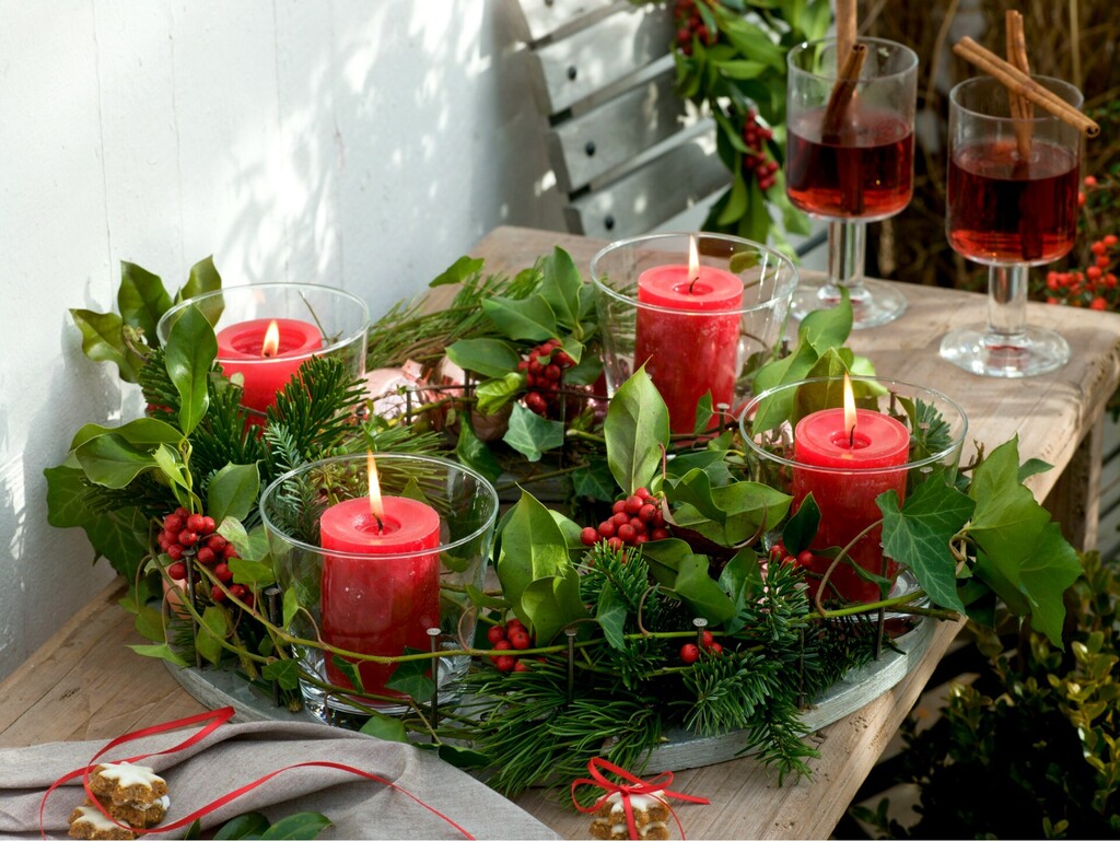 Crvena i zelena boja jedan su od simbola Božića - 9