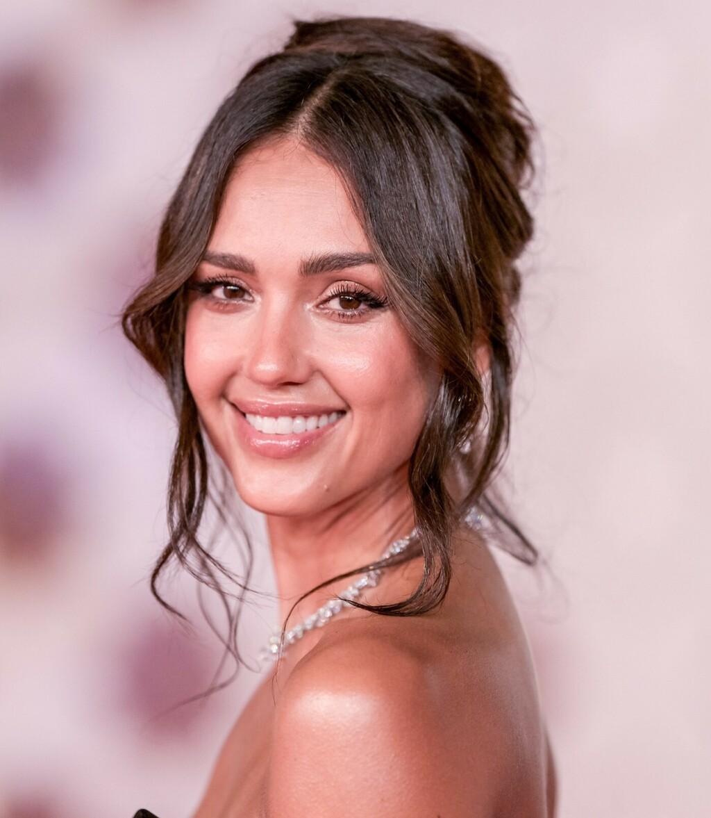 Jessica Alba u haljini Elieja Saaba u Saudijskoj Arabiji - 1