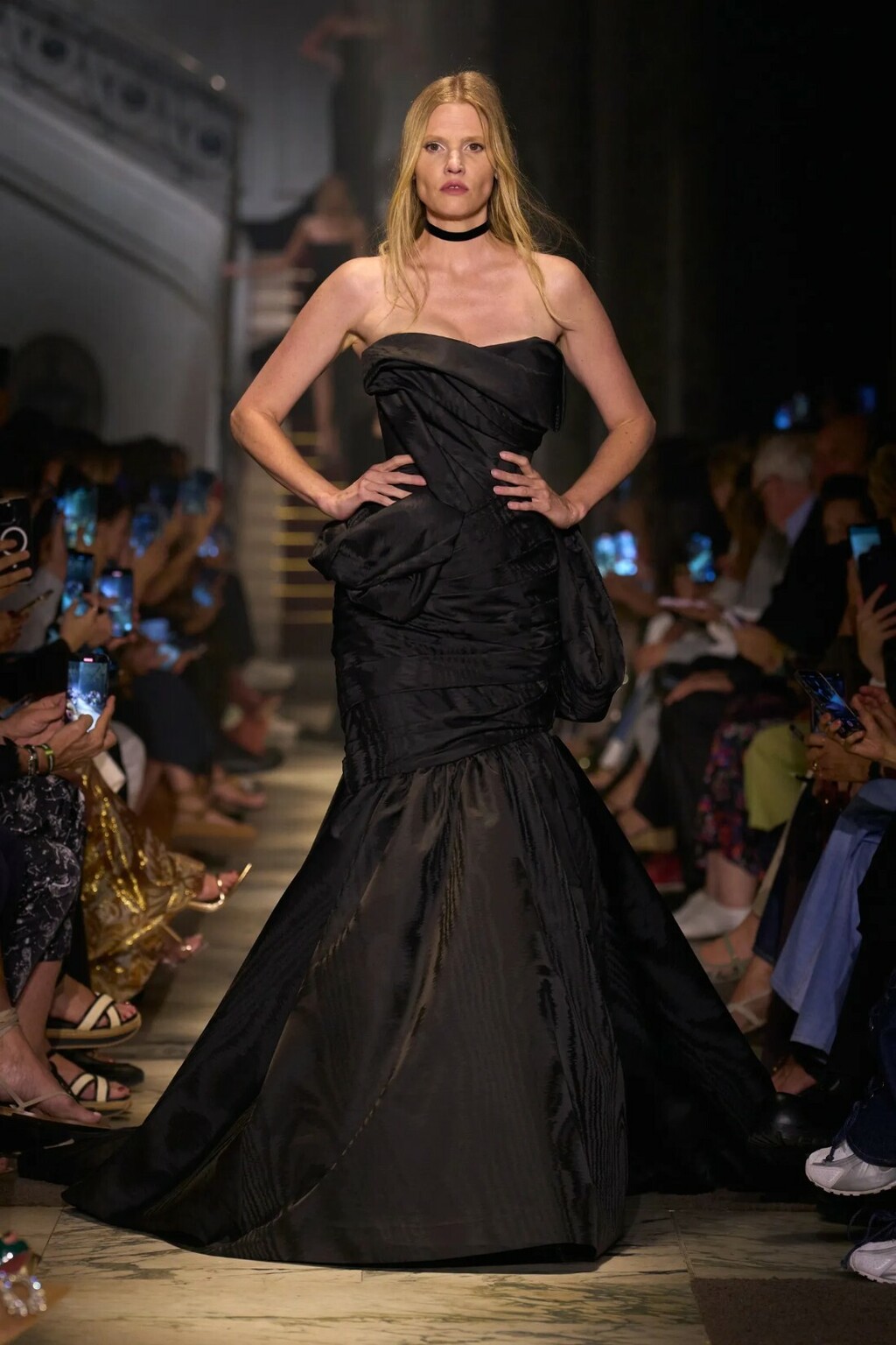 Jessica Alba u haljini Elieja Saaba u Saudijskoj Arabiji - 5