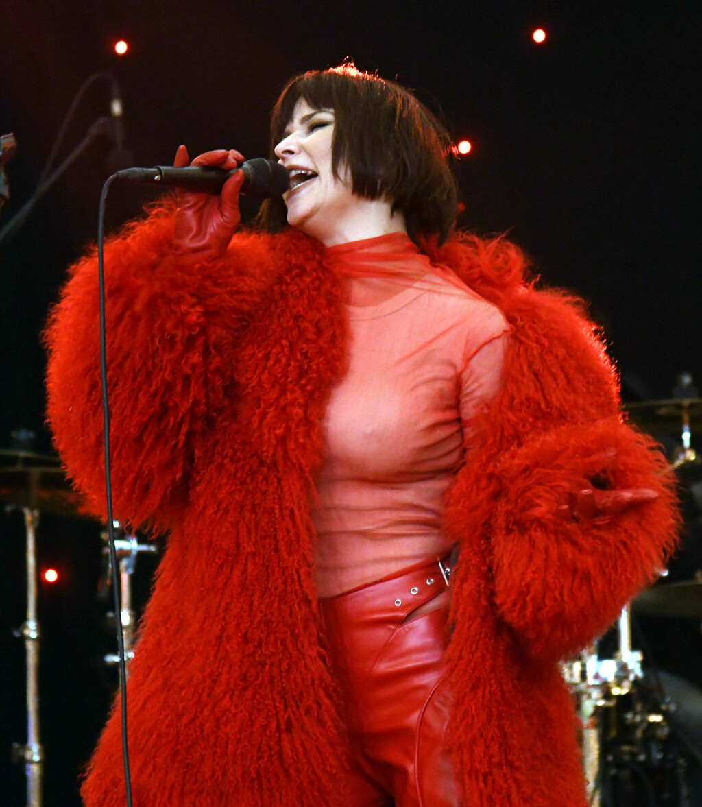 Crvena kombinacija Vesne Pisarović za Advent u Bjelovaru