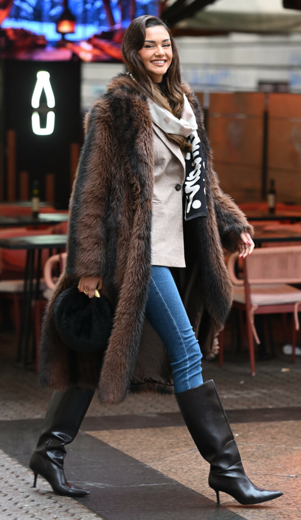 Laura Gnjatović na zagrebačkoj špici - 4