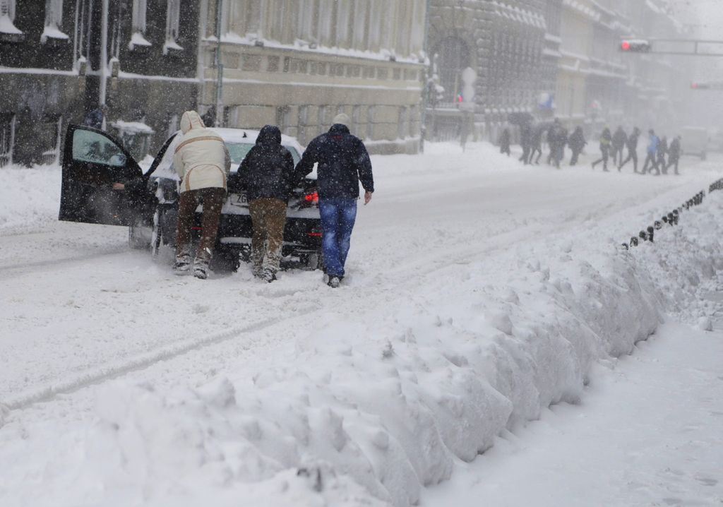 Snijeg u Zagrebu 2012. godine