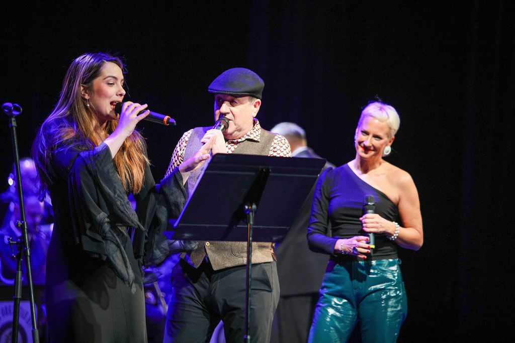 Ana Uršula Najev - 1