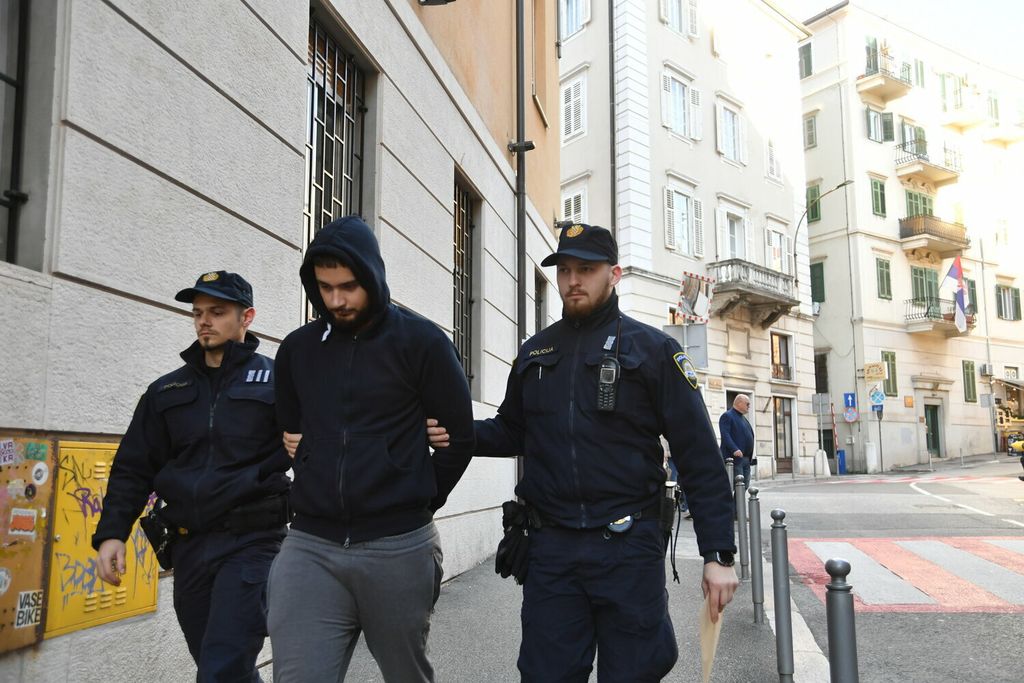 Privođenje ubojice u Rijeci - 2