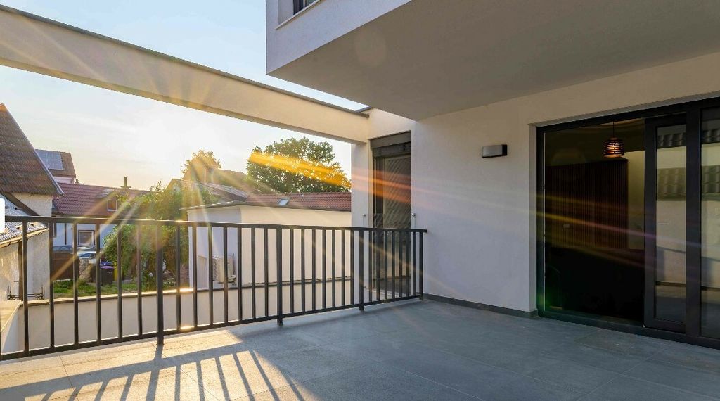 Prostrani open-space dnevni boravak za obiteljska druženja