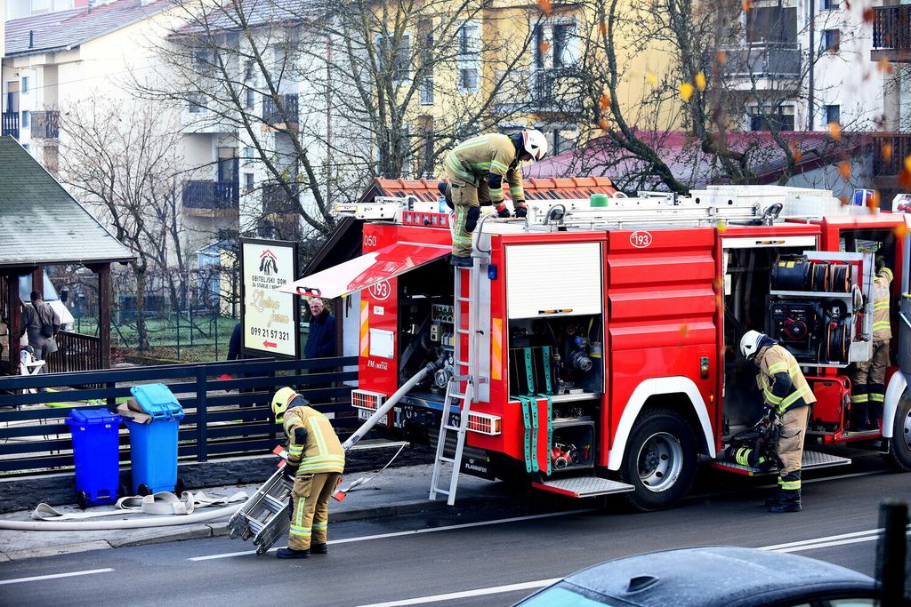 Požar u domu za starije u Karlovcu - 13