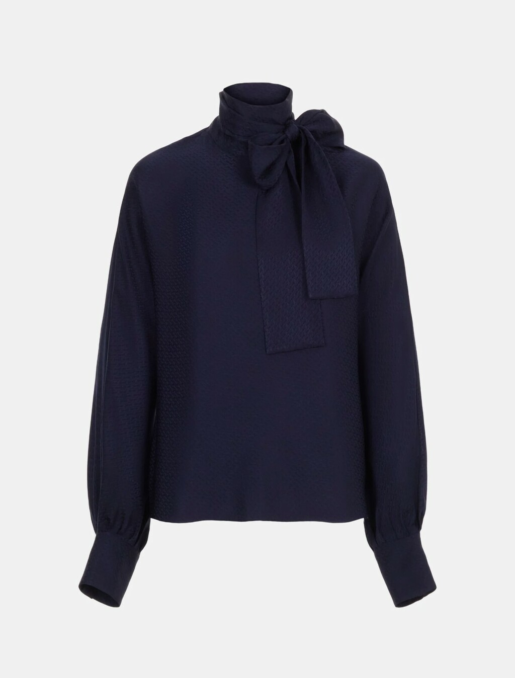 Tamnoplava bluza modne kuće Carolina Herrera