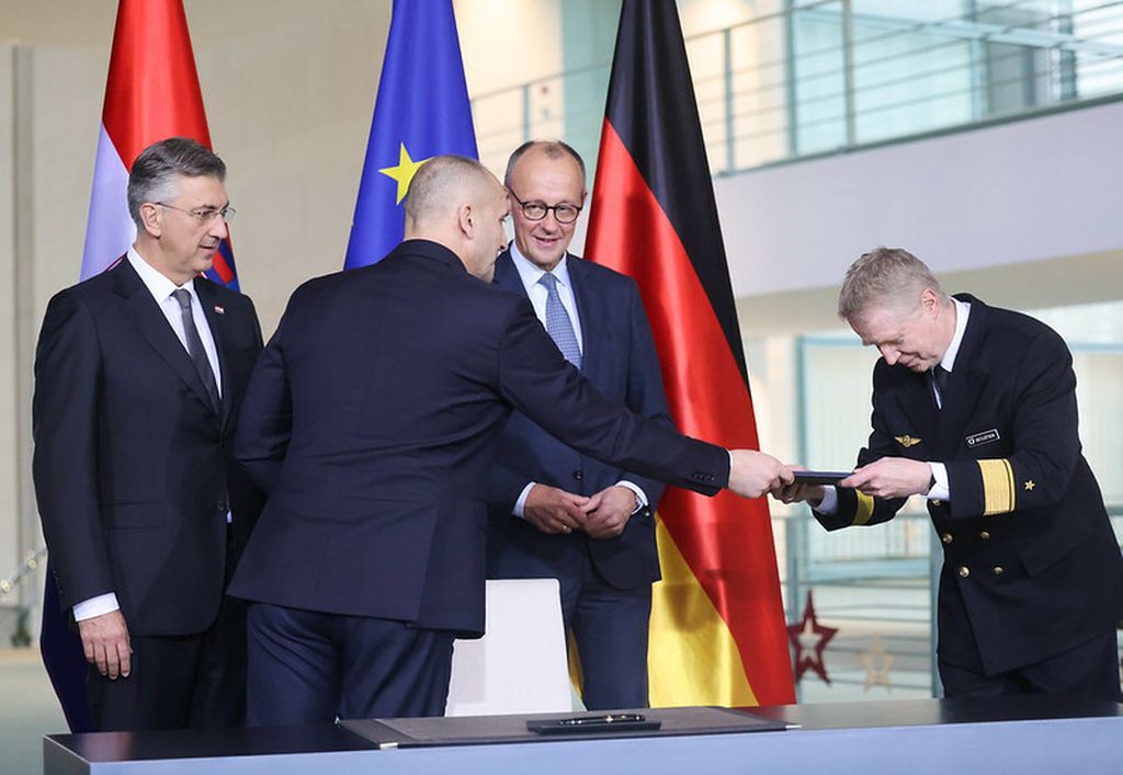 Ministar Anušić je u Berlinu potpisao ugovore za isporuku 44 tenka Leopard 2A8