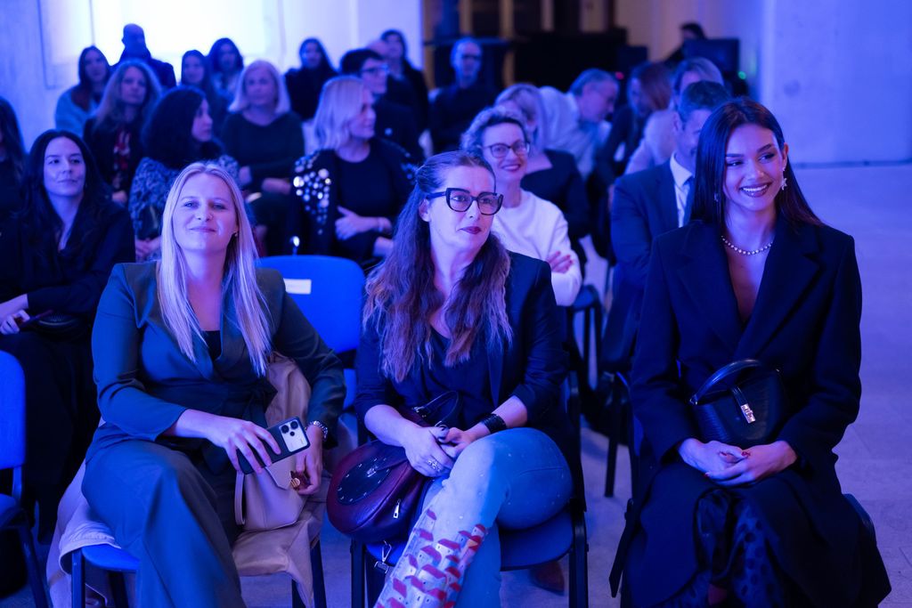 Laura Gnjatović - 2