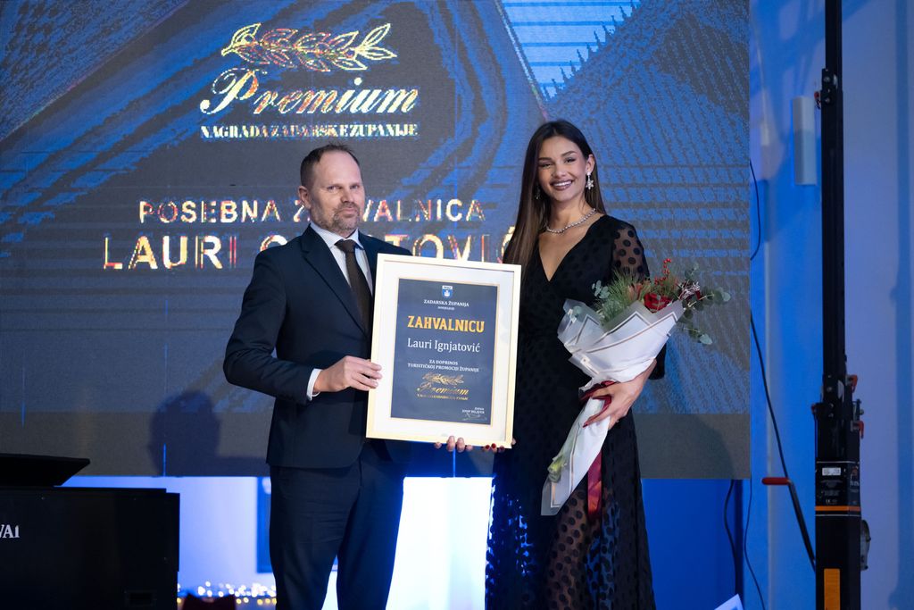 Laura Gnjatović - 3