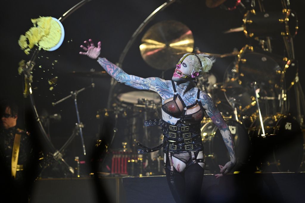 Till Lindemann, Rammstein - 1