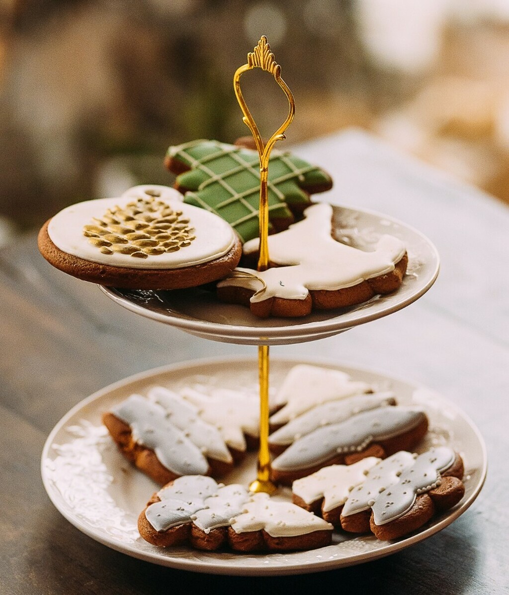 Minimalistički zlatno bijeli keksi