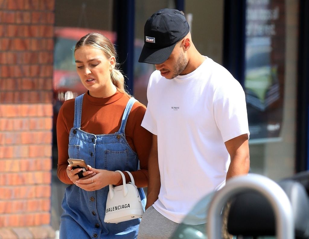 Perrie Edwards, Alex Oxlade-Chamberlain
