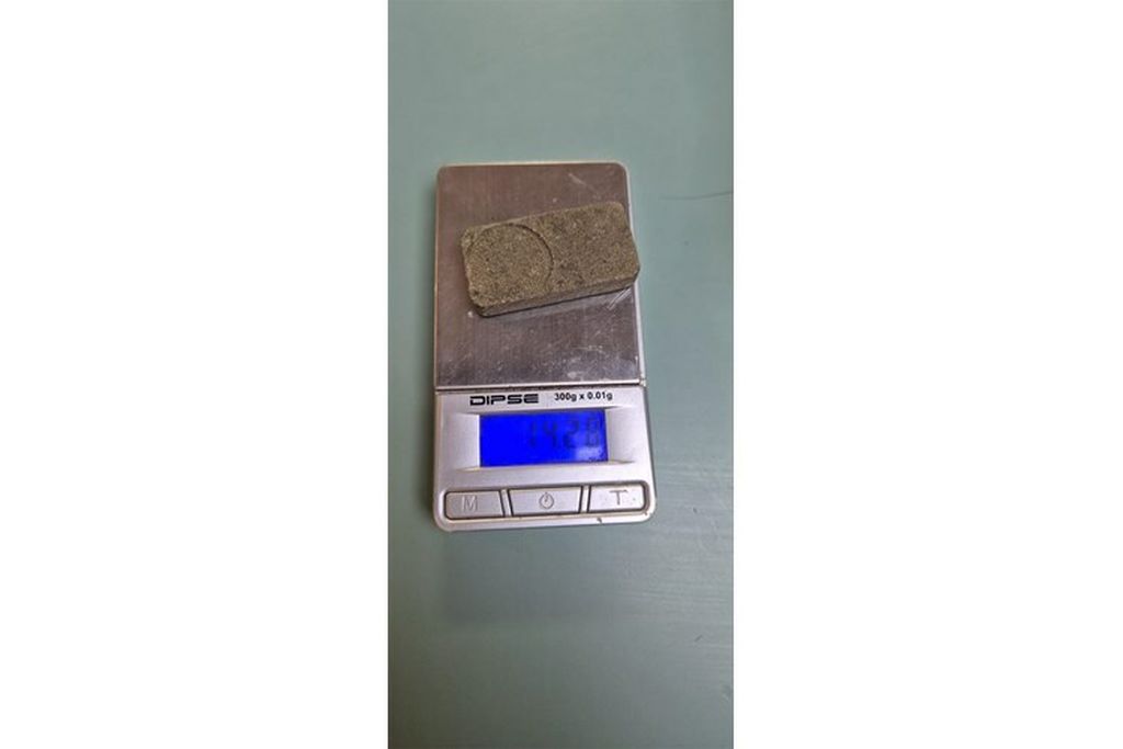 Policija pronašla pirotehniku kod vozača