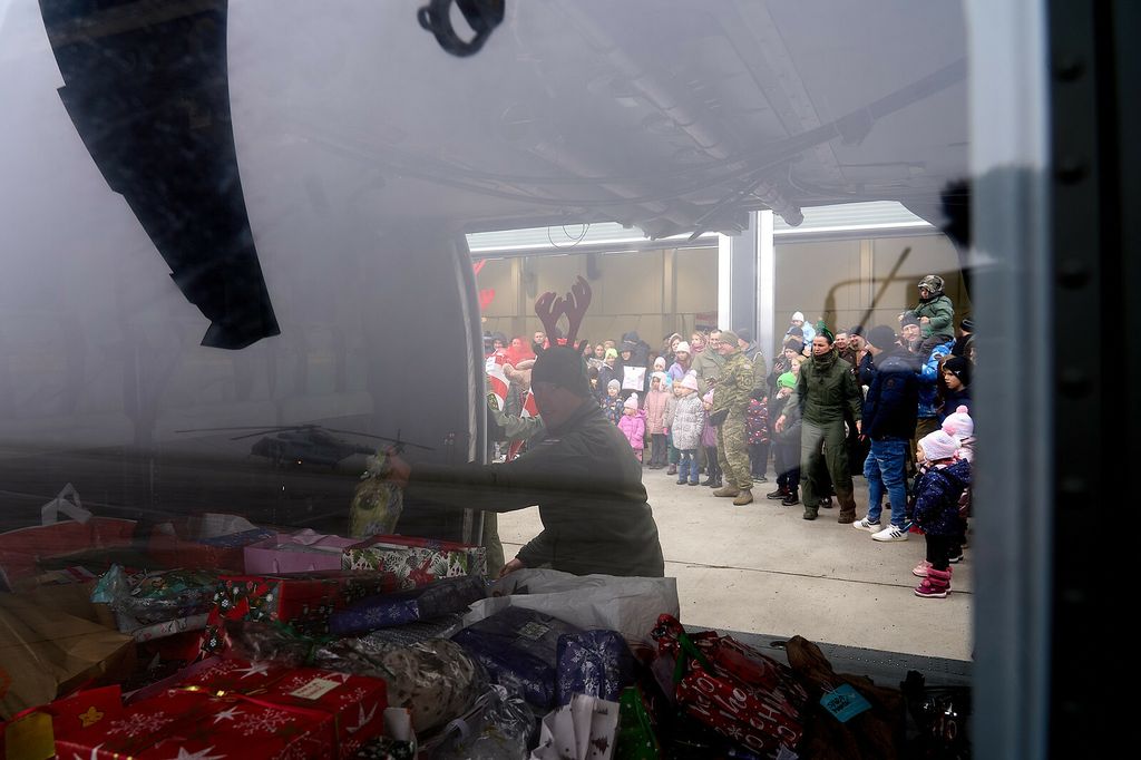 Piloti HRZ-a Black Hawkom spasili Djeda Božićnjaka - 4