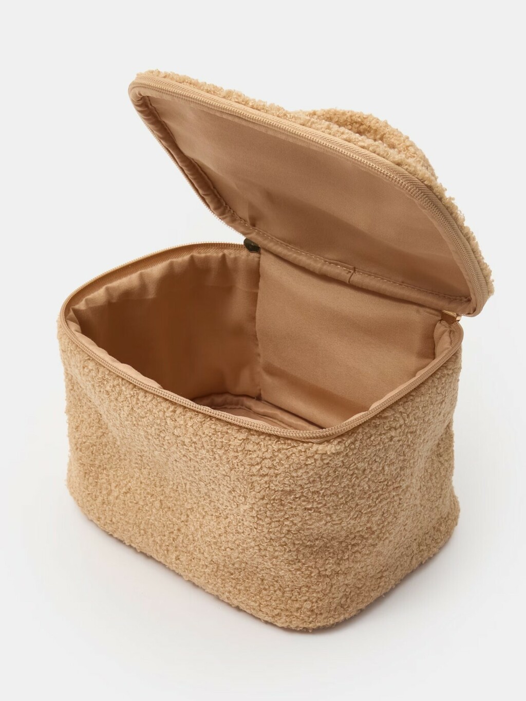 Kozmetička torbica od strukturiranog materijala (Sinsa), 6,99 eura