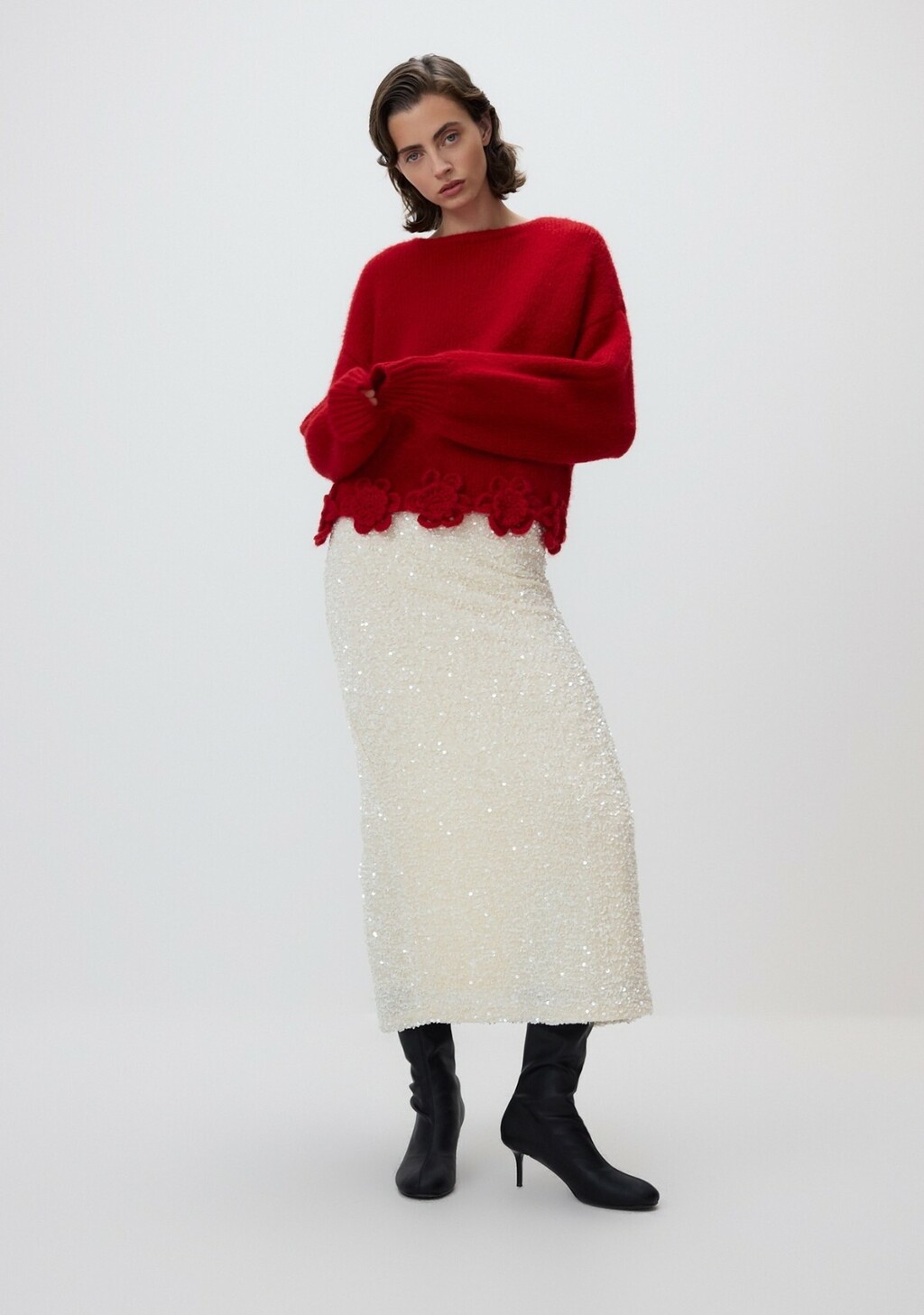 Ponuda crvenih pulovera u trgovinama - 2