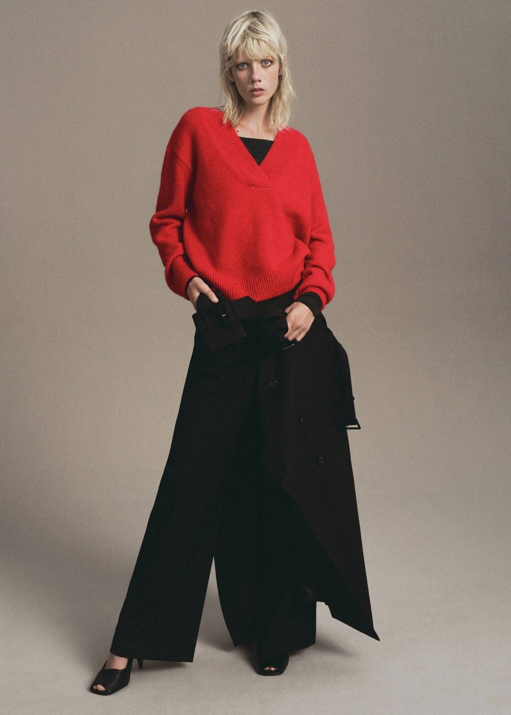 Ponuda crvenih pulovera u trgovinama - 6