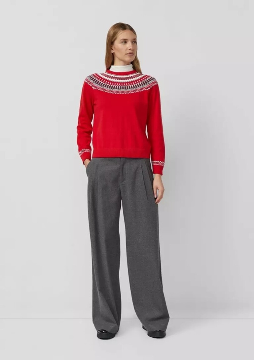 Ponuda crvenih pulovera u trgovinama - 15