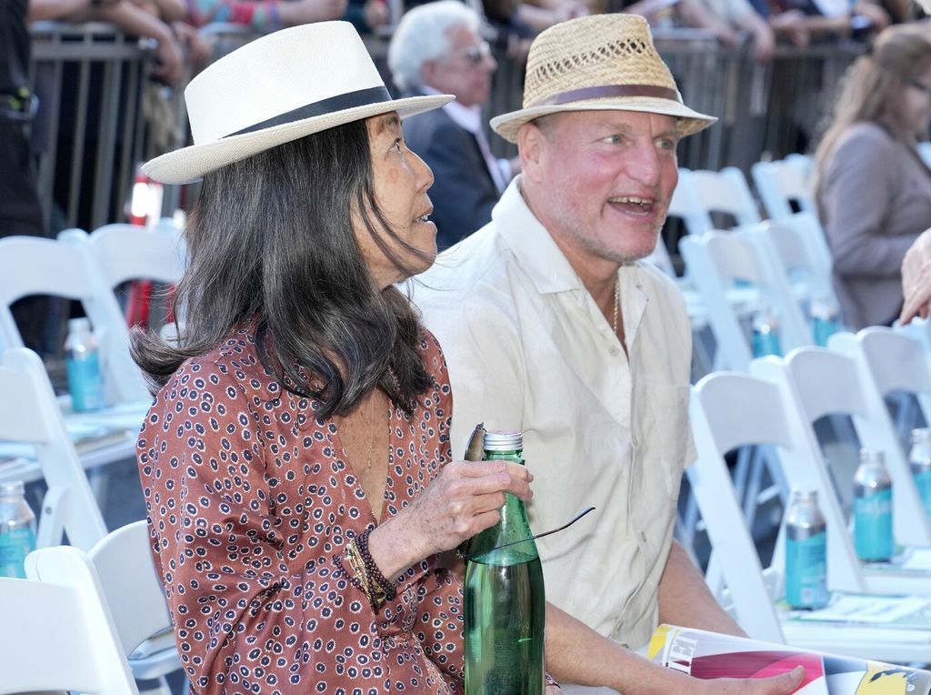 Woody Harrelson i supruga - 1