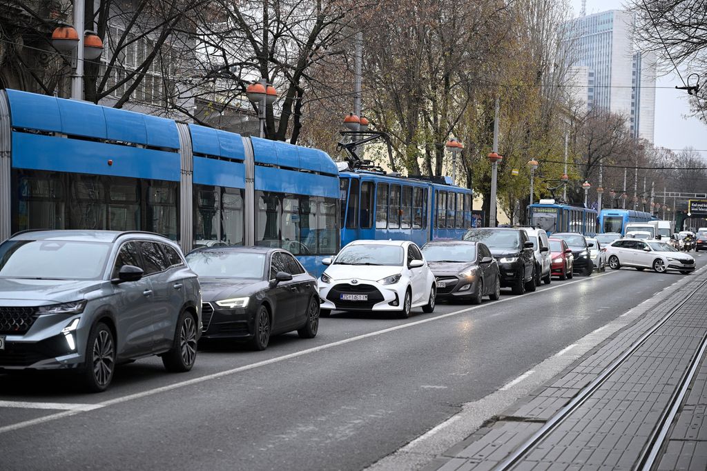 Zastoj tramvajskog prometa u Savskoj - 9