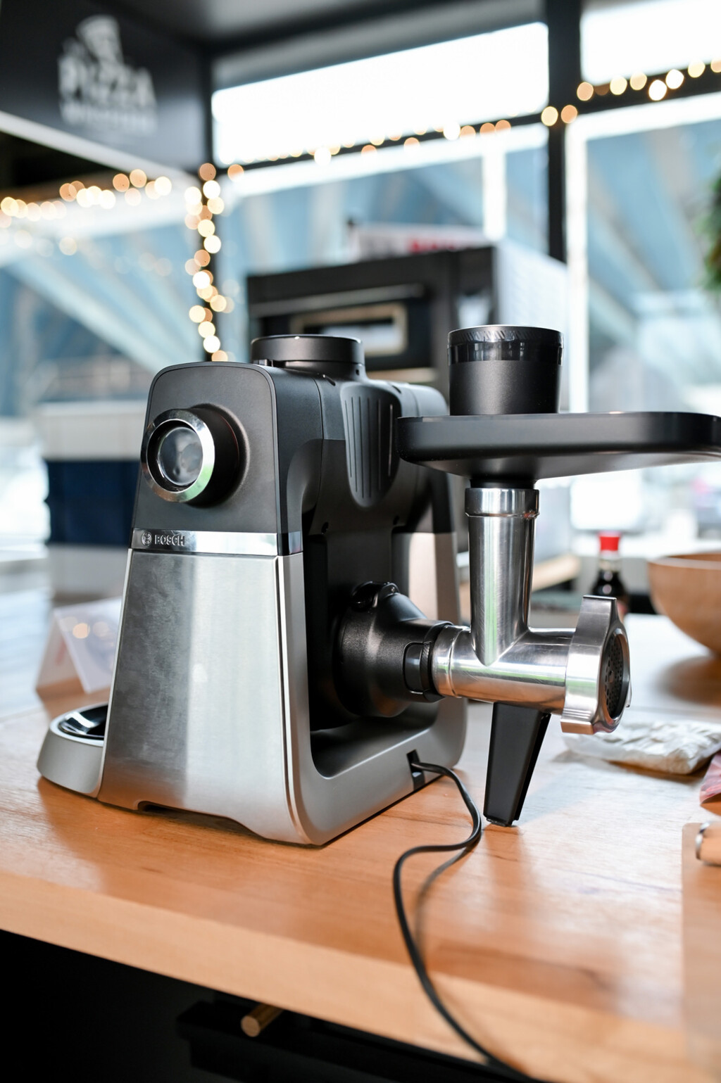 Kuhinja bez kaosa: Upoznajte multifunkcionalnog pomagača koji pravi kruh, kolače i radi sarmu kao profesionalac