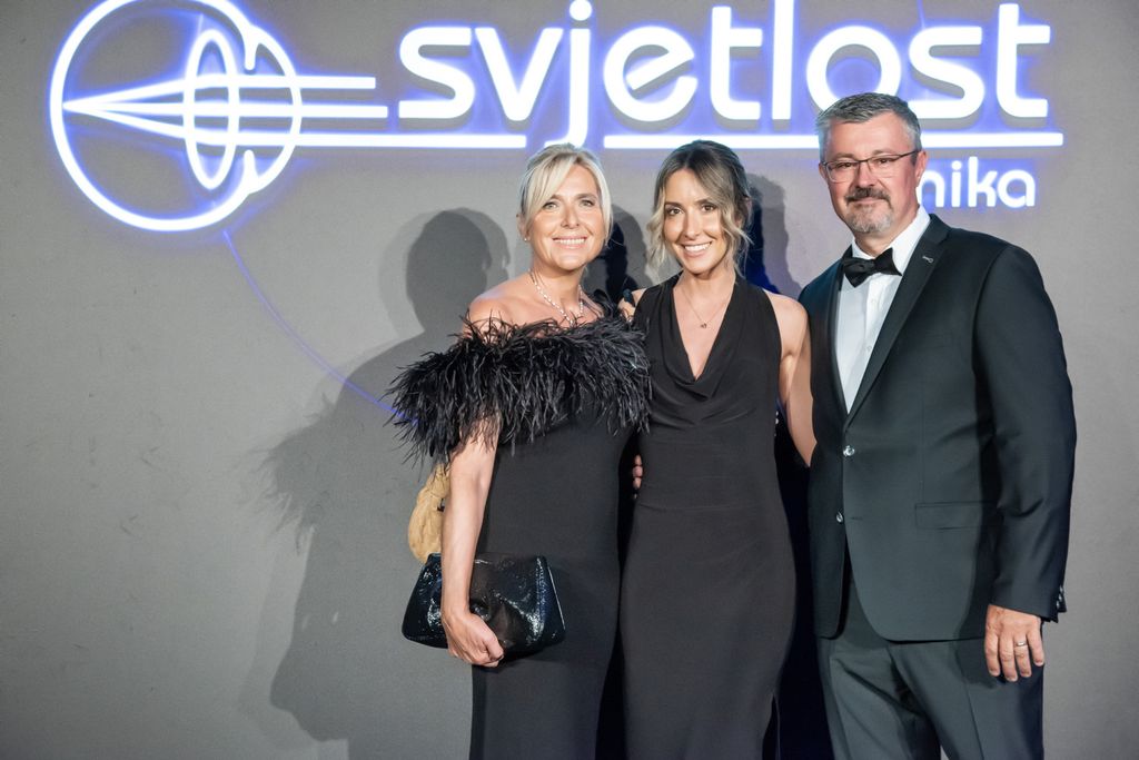 Sanja, Ella i Tihomir Oresković