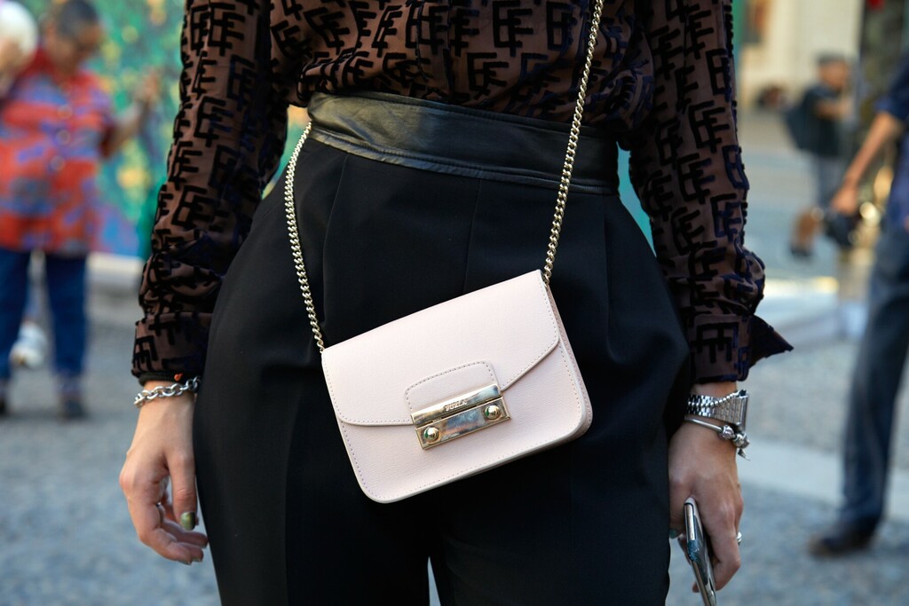 Crne hlače su modni klasik stvoren za sve prigode