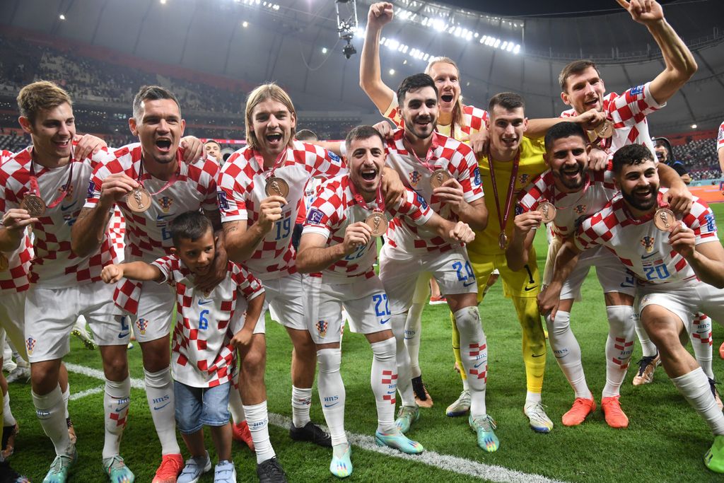 Hrvatska nogometna reprezentacija slavi broncu na SP-u Katru