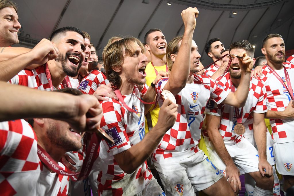 Hrvatska nogometna reprezentacija slavi broncu na SP-u Katru