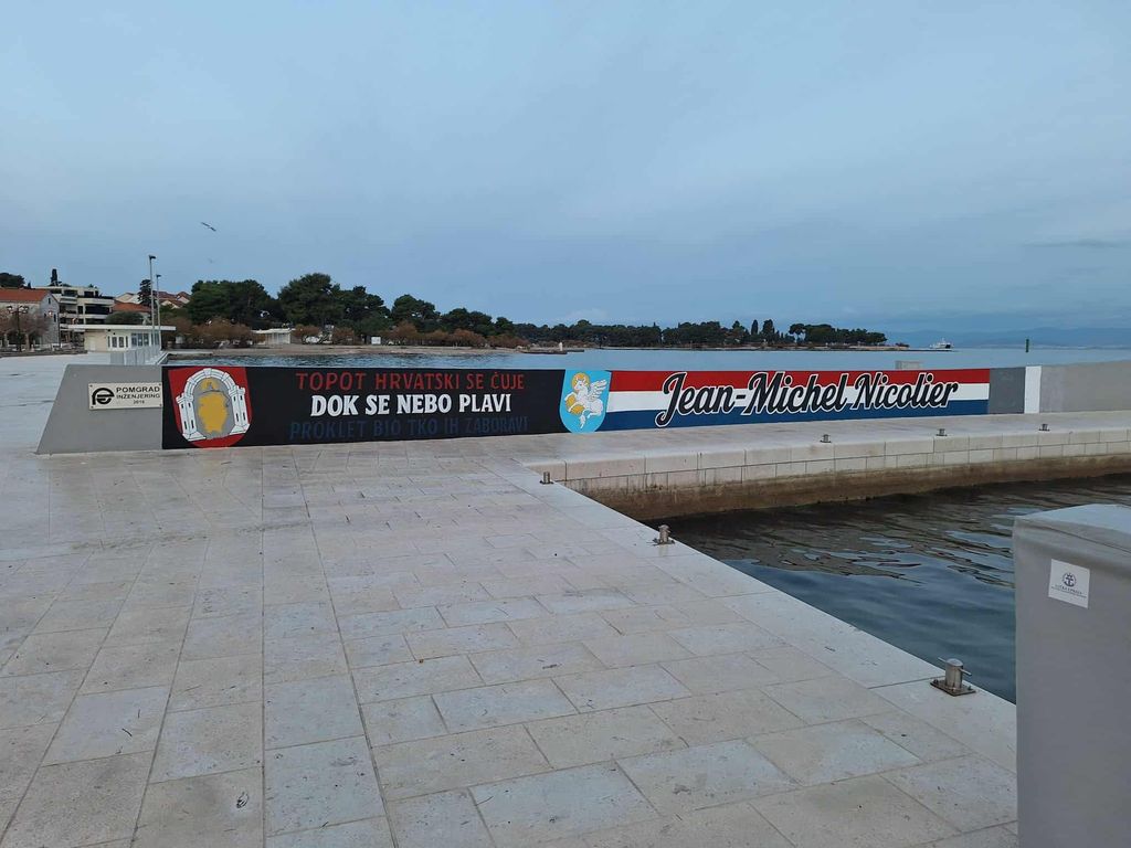 Uklonjen je dio murala u Supetru - 3