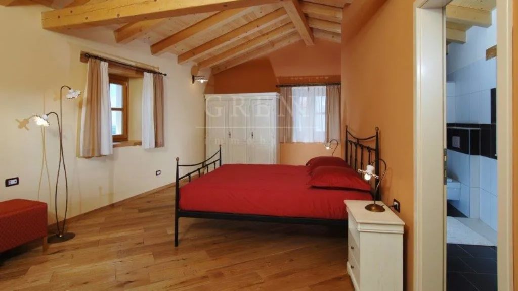 Prodaje se kamena vila s pogledom na more - 3