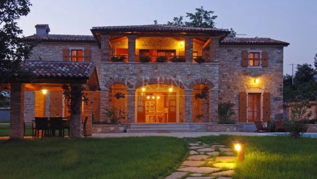 Prodaje se kamena vila s pogledom na more - 3