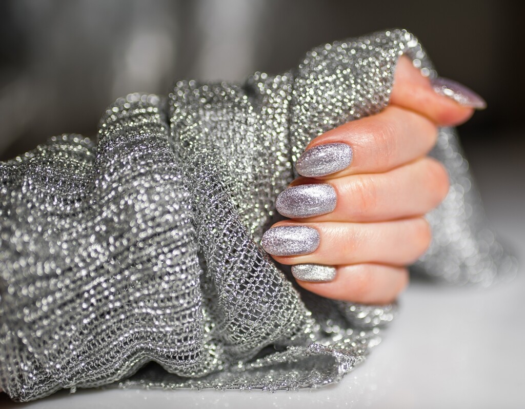 Srebrne manikure pun su pogodak