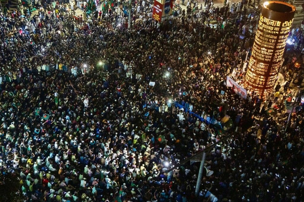 Požar u zgradi Daily Stara u Dhaki