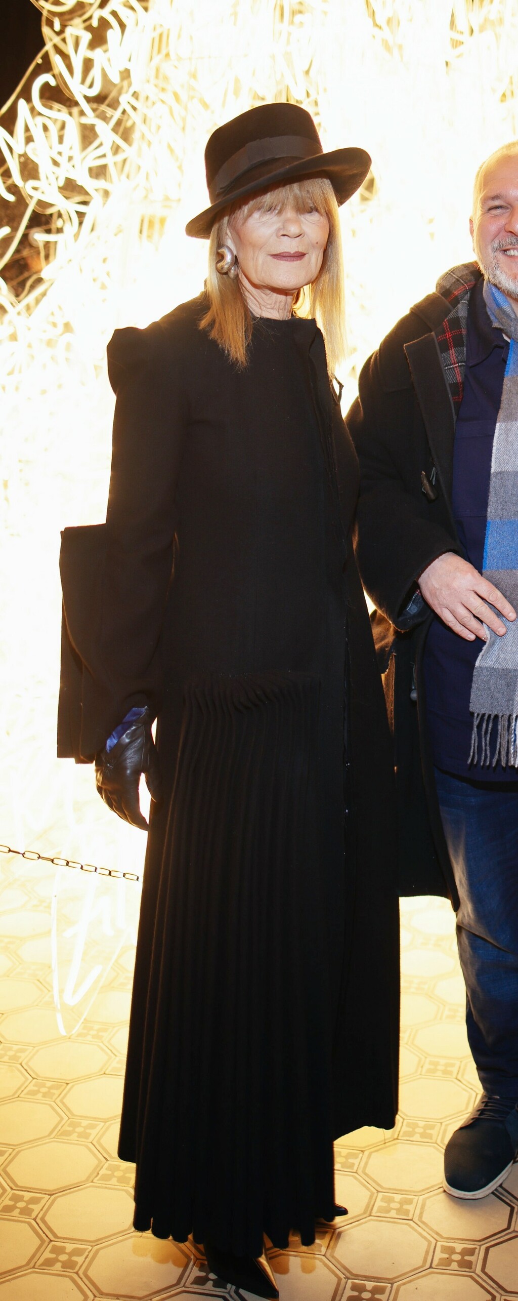 Đurđa Tedeschi u crnoj kombinaciji