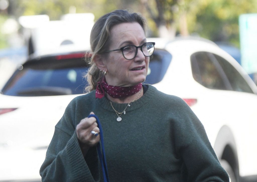 Gabrielle Carteris - 3