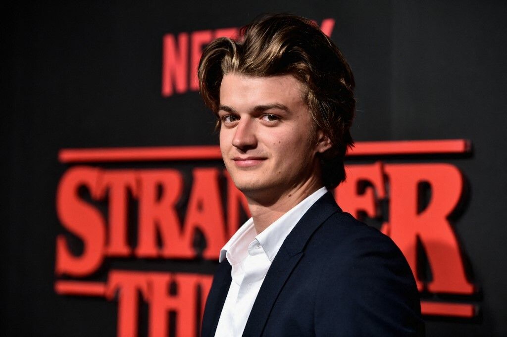 Joe Keery - 3