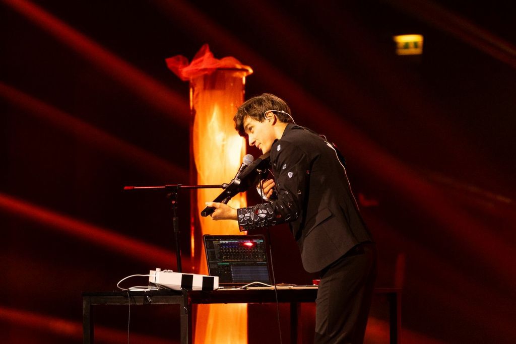 Svebor Mihael Jelić, finale Supertalenta - 1