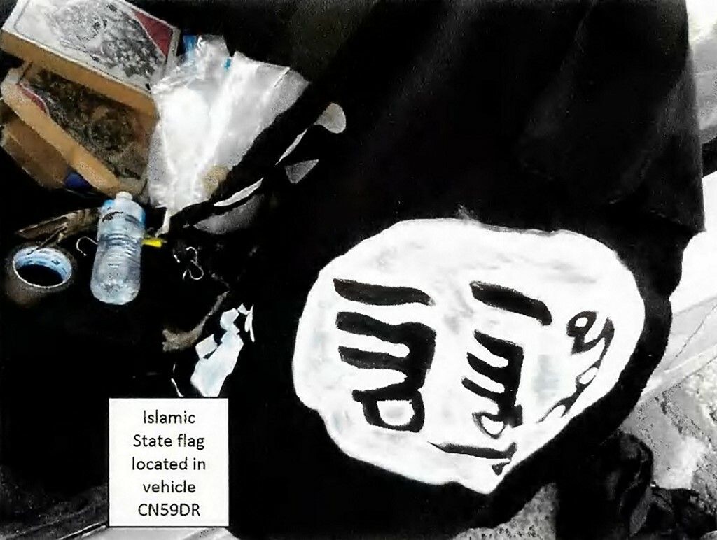 Australska policija objavila dosad neviđene fotografije muškaraca osumnjičenih za teroristički napad na plaži Bondi - 9