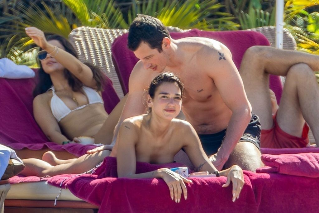 Dua Lipa i Callum Turner - 1